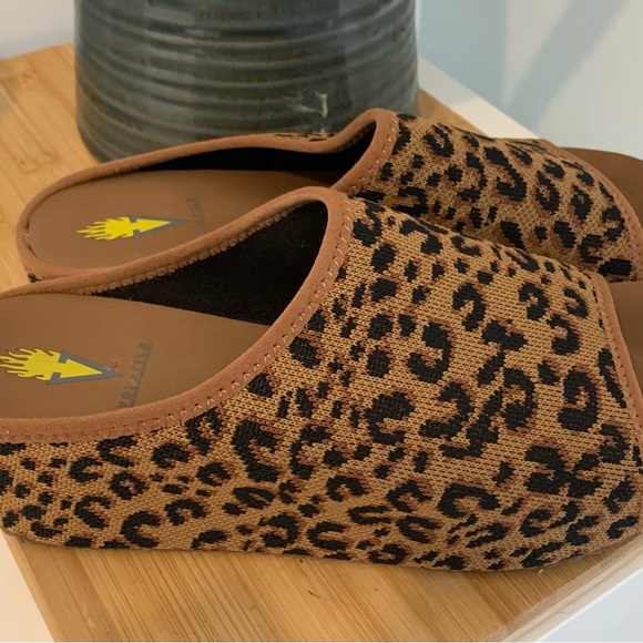 Volatile Sandals - Picture 5 of 7